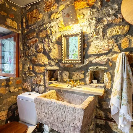 Stone Farmhouse In Groves - Sea & Mountain Views Kalamaki  Exterior photo